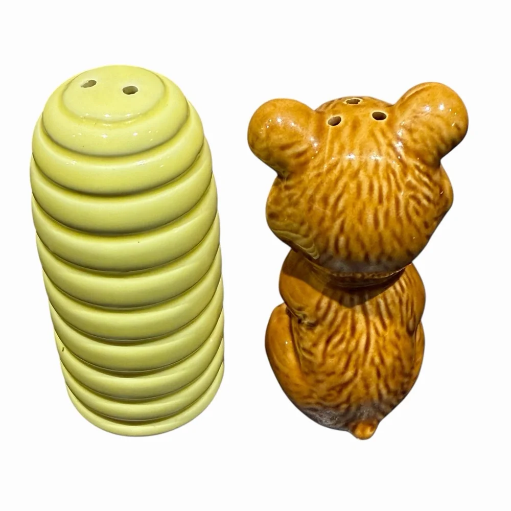 Vintage‎ Bear Beehive Honey Bees Honey Pot Novelty Salt and Pepper Shakers Japan